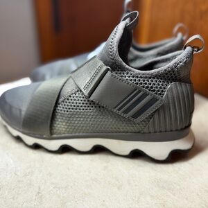 Sorel Kinetic Sneak.  Gray Athletic Shoes. Size 9.